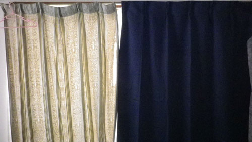 古いカーテンと新しいカーテン